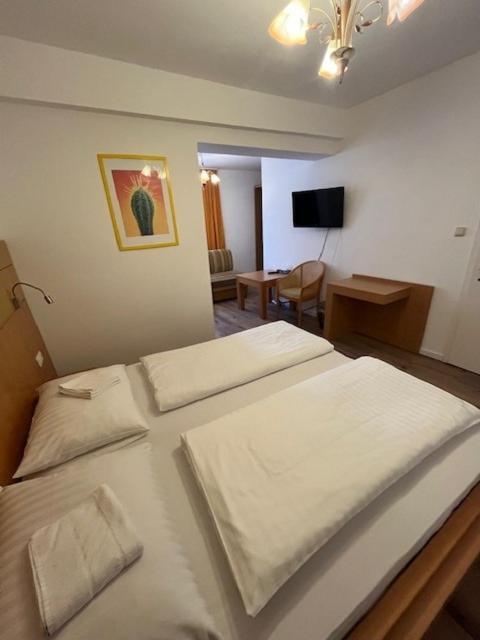 City Hotel Post 14 Braunau am Inn Ngoại thất bức ảnh